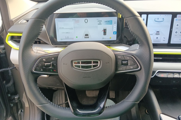 GEELY Coolray 2023 car image #11