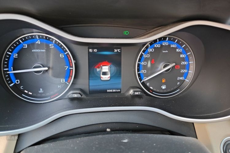 GEELY Emgrand 2018 car image #13