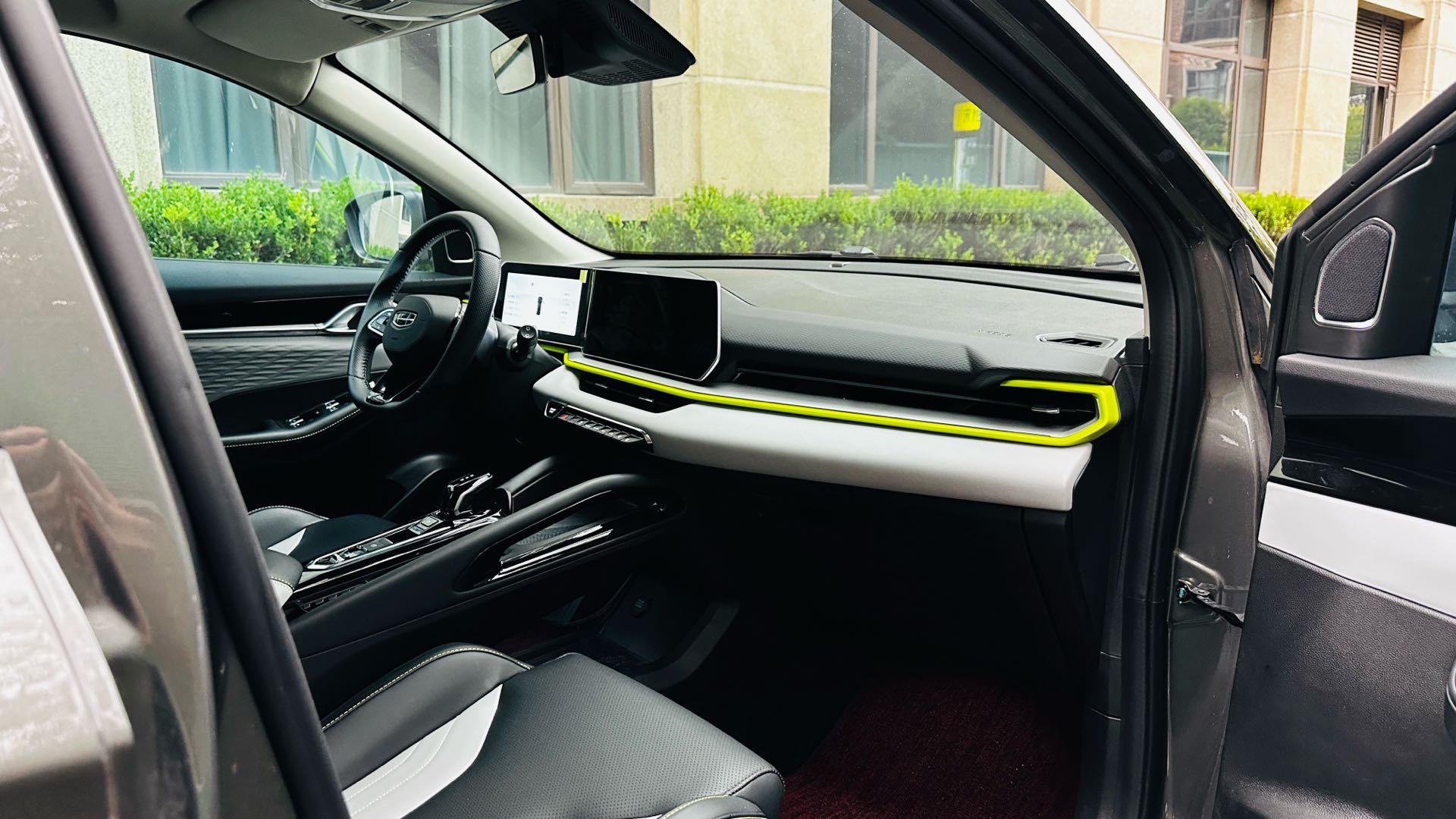GEELY Coolray 2023 car image #6
