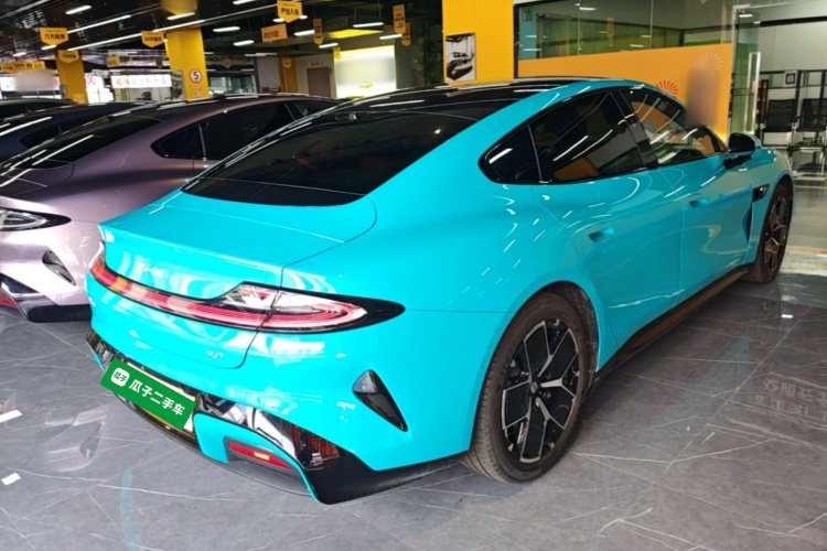 MI SU7 2025 immagine di auto #5