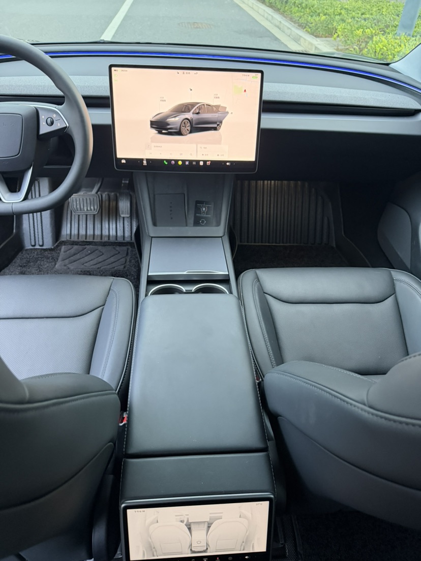 Tesla Model 3 2025 car image #5