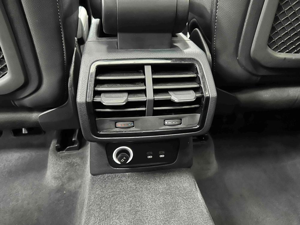 Audi Q3 2022 صورة سيارة #15