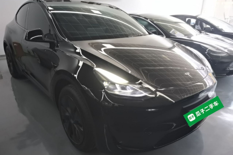 Tesla Model Y 2023 car image #4