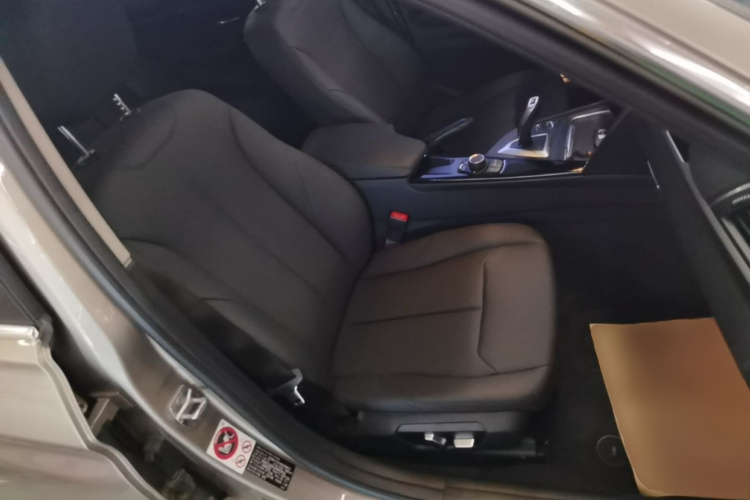BMW 3 Series 2017 #24 BMW 3 Series 2017 car image #24