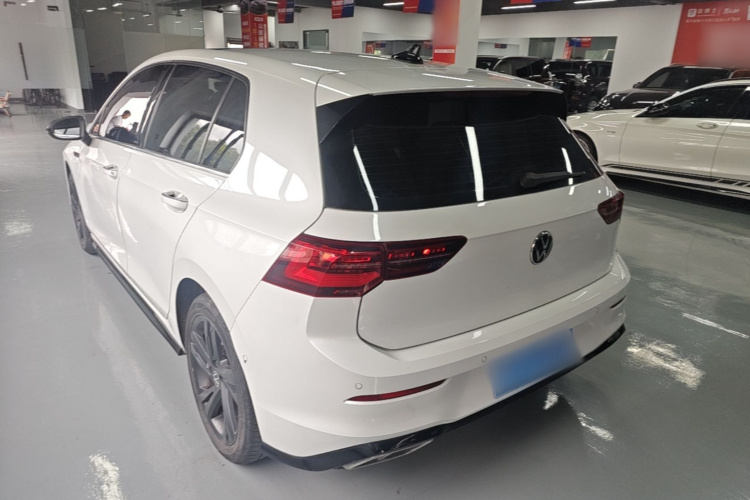 Volkswagen Golf 2022 car image #5