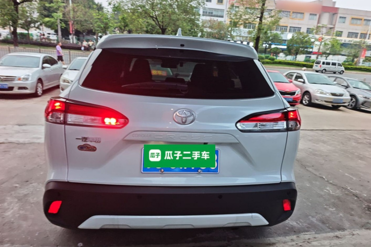 Toyota Corolla Cross 2026 #6 Toyota Corolla Cross 2026 car image #6