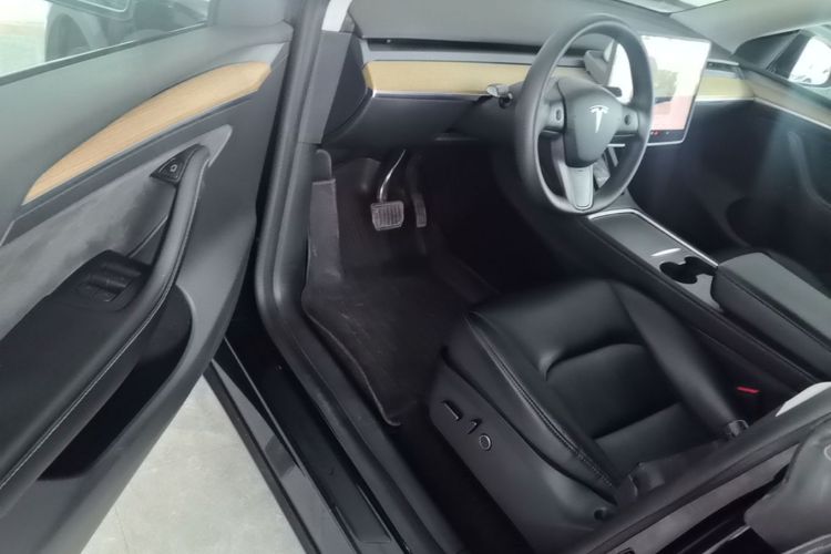 Tesla Model Y 2023 #15 Tesla Model Y 2023 car image #15