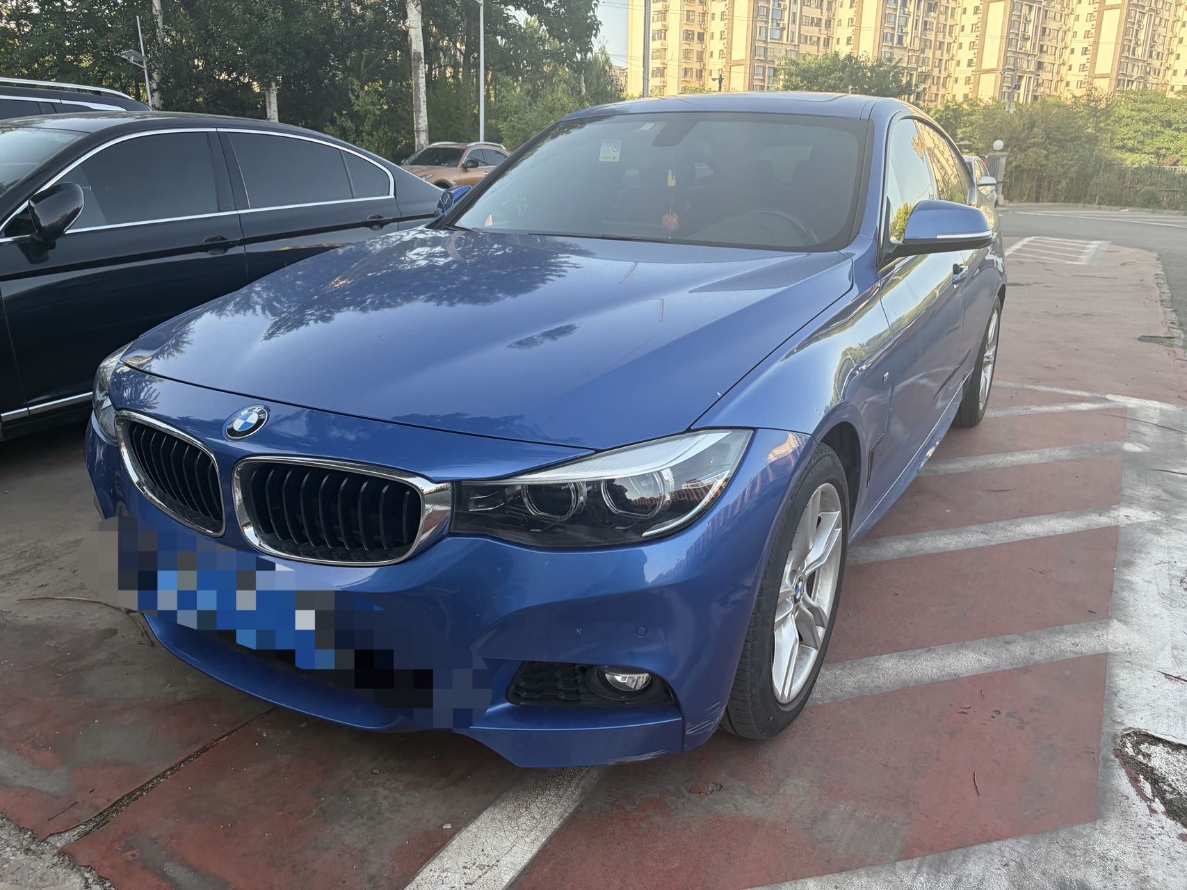 BMW 3 Series GT 2019 BMW 3 Series GT 2019 car image