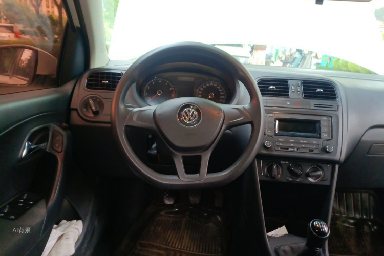 Volkswagen Polo 2018 car image #12