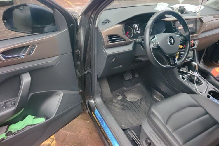 Volkswagen Tharu 2021 car image #18