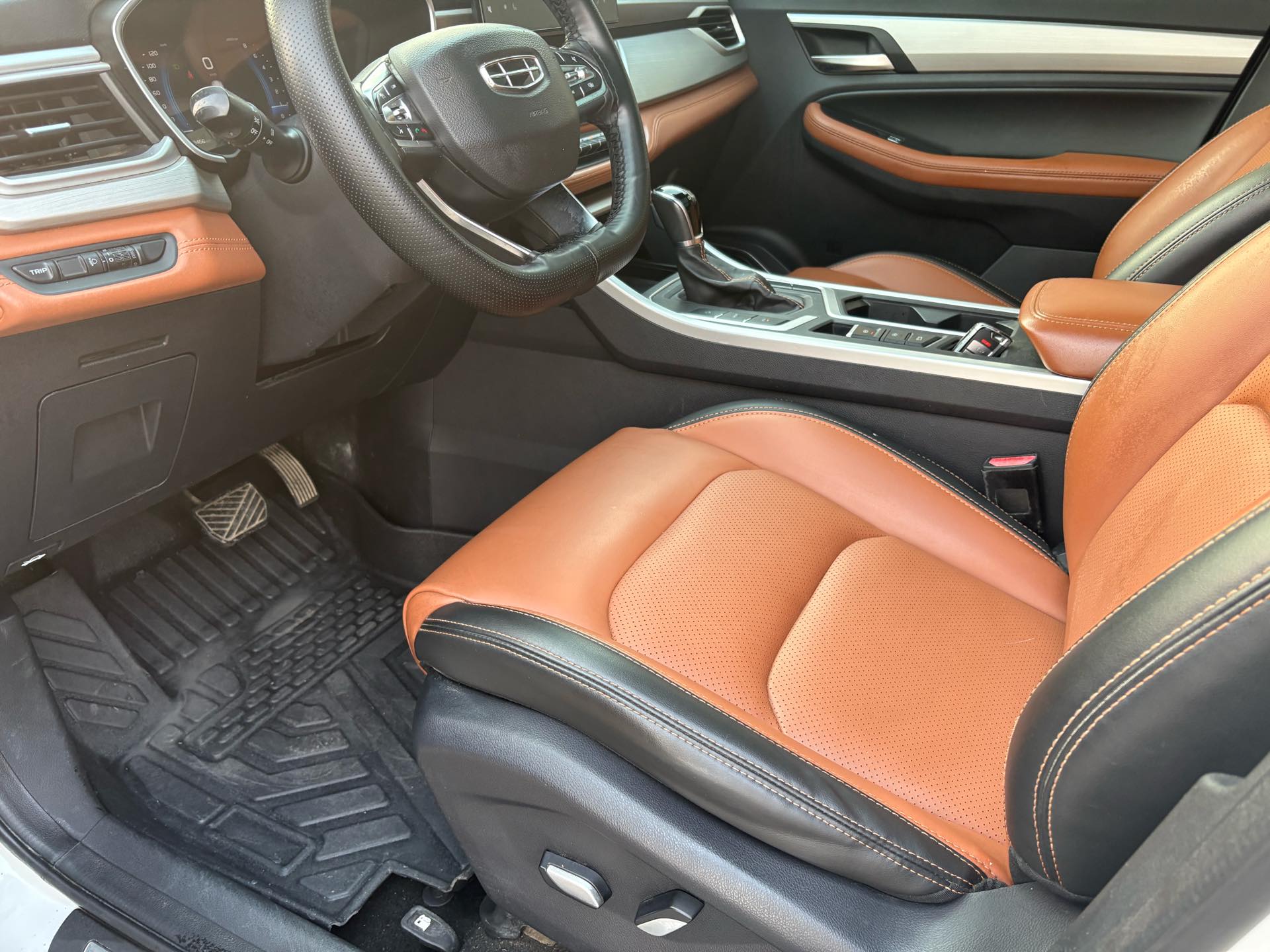 GEELY Vision X6 2020 car image #4