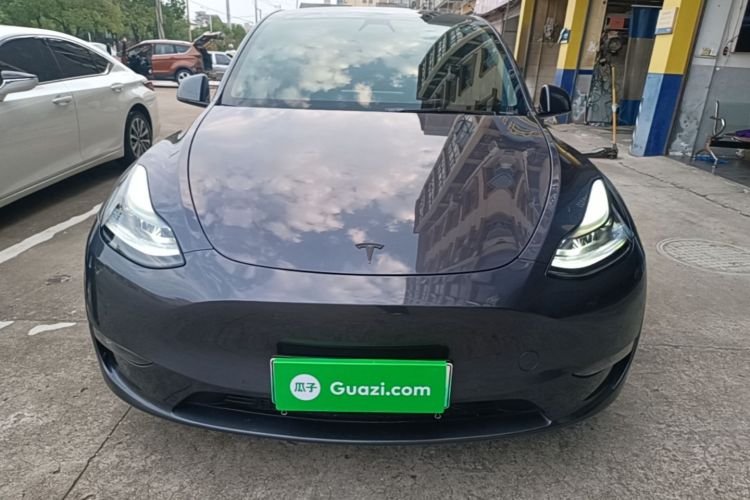 Tesla Model Y 2023 immagine di auto #3