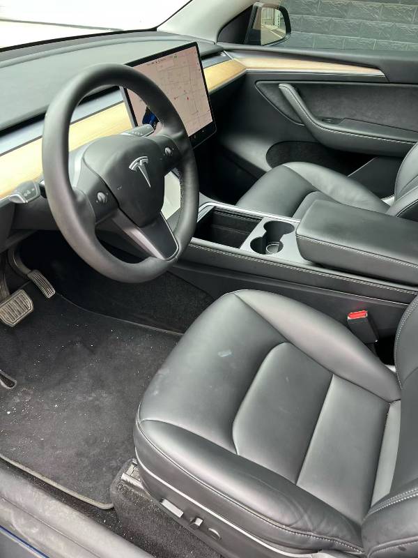 Tesla Model Y 2021 car image #3