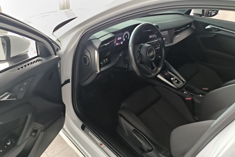 Audi A3 2021 immagine di auto #16