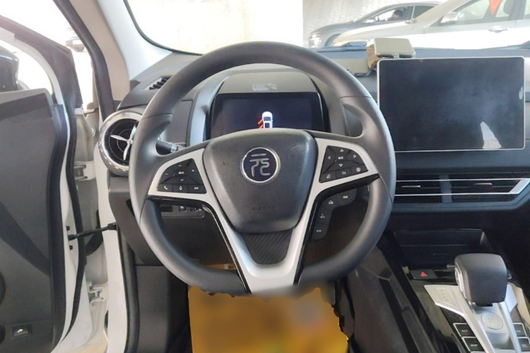 BYD Yuan New Energy 2020 #11 BYD Yuan New Energy 2020 car image #11