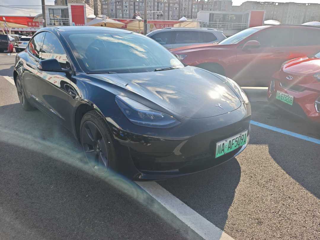 Tesla Model 3 2023 car image #3