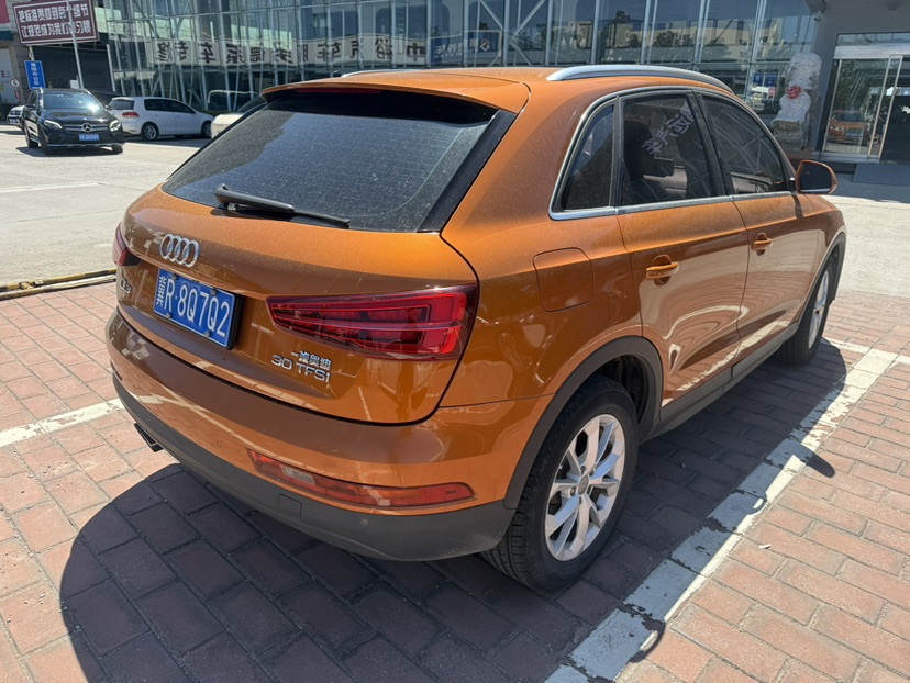 Audi Q3 2016 car image #2