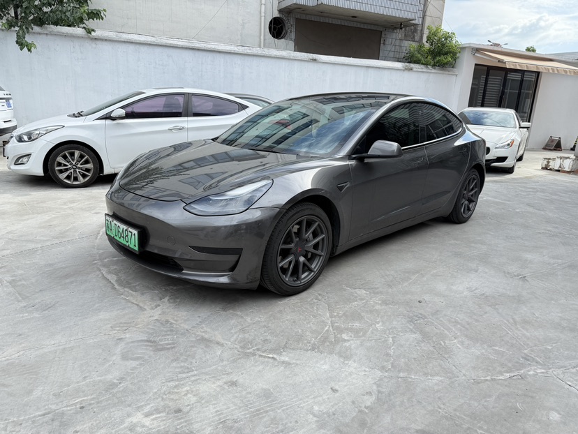 Tesla Model 3 2021 car image 