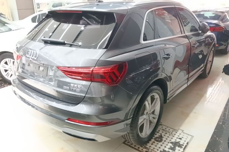 Audi Q3 2021 car image #7