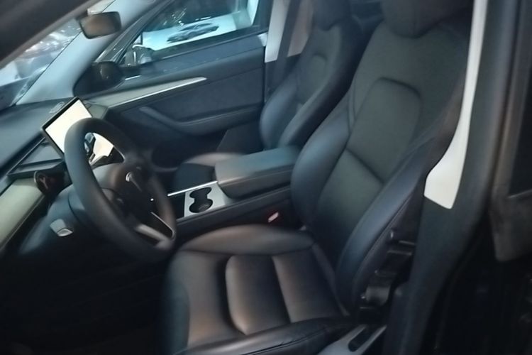 Tesla Model Y 2023 #15 Tesla Model Y 2023 car image #15