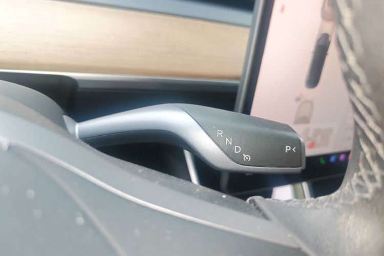 Tesla Model 3 2020 car image #14