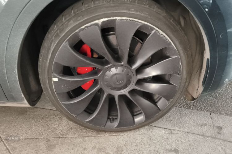 Tesla Model Y 2022 car image #9