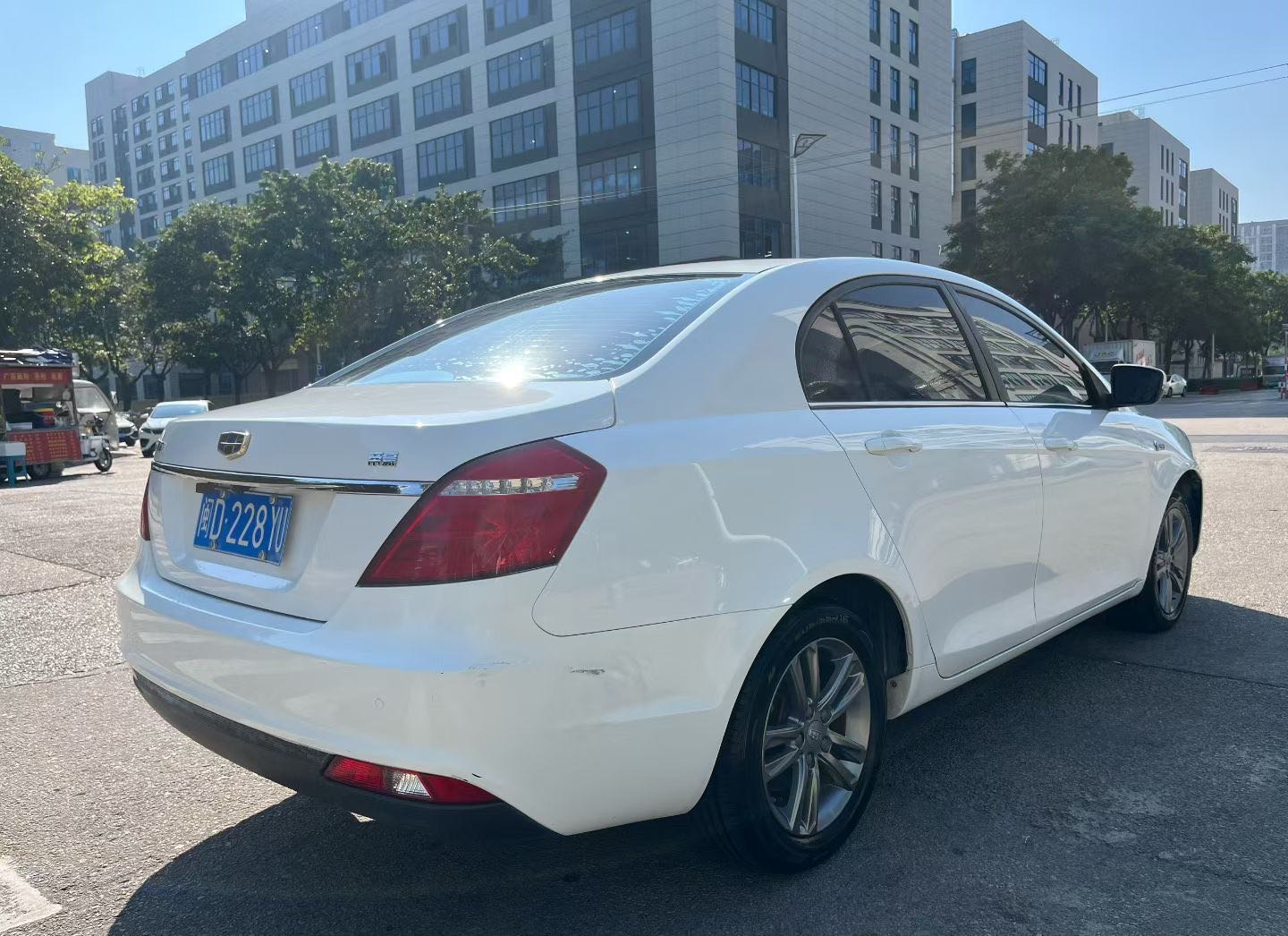 GEELY Emgrand 2017 car image #6