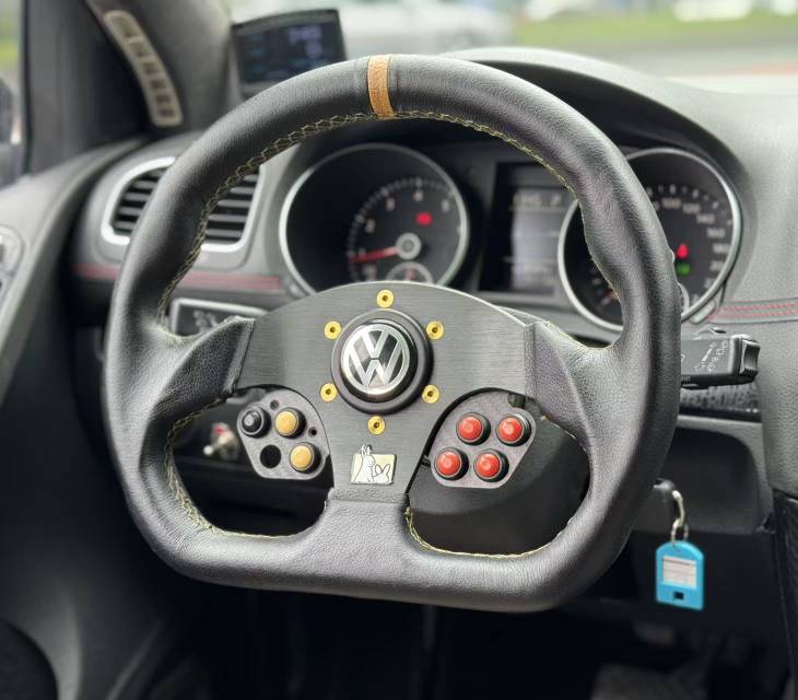 Volkswagen Golf 2011 car image #8