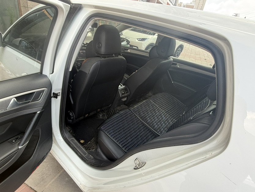 Volkswagen Golf 2020 immagine di auto #7