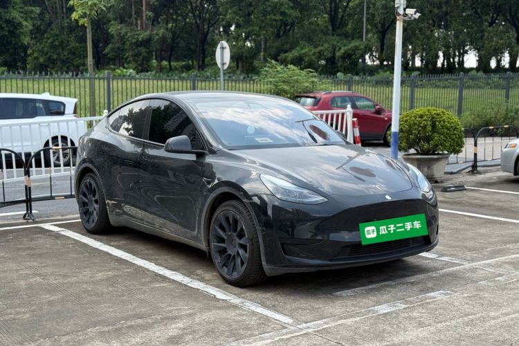 Tesla Model Y 2023 car image #4