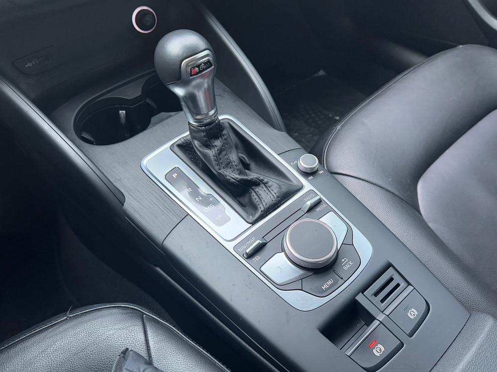 Audi A3 2018 car image #25
