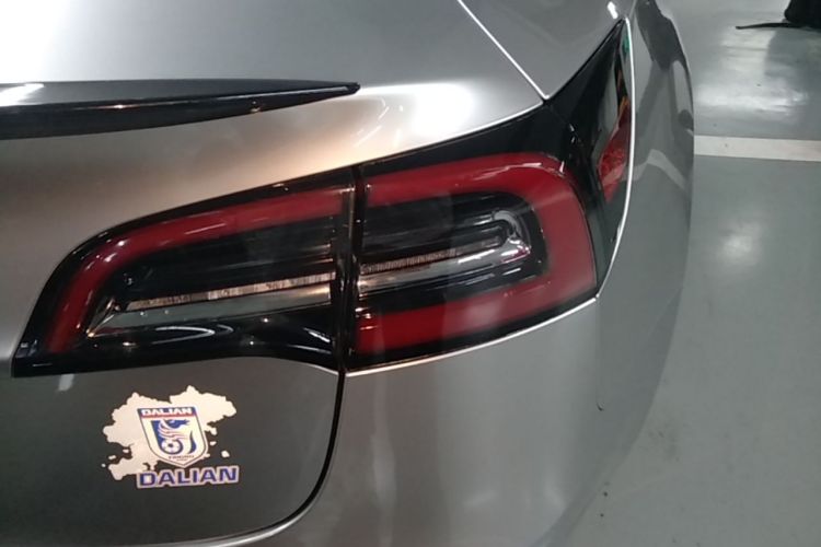 Tesla Model 3 2021 car image #8