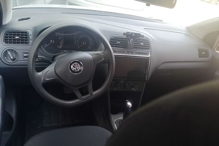 Volkswagen Polo 2019 car image #11