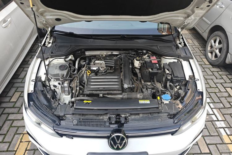 Volkswagen Golf 2021 car image #18