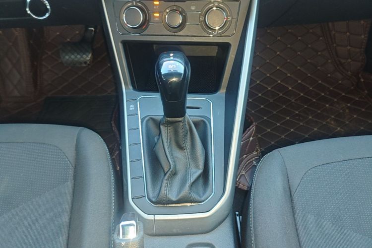 Volkswagen Polo 2020 car image #18