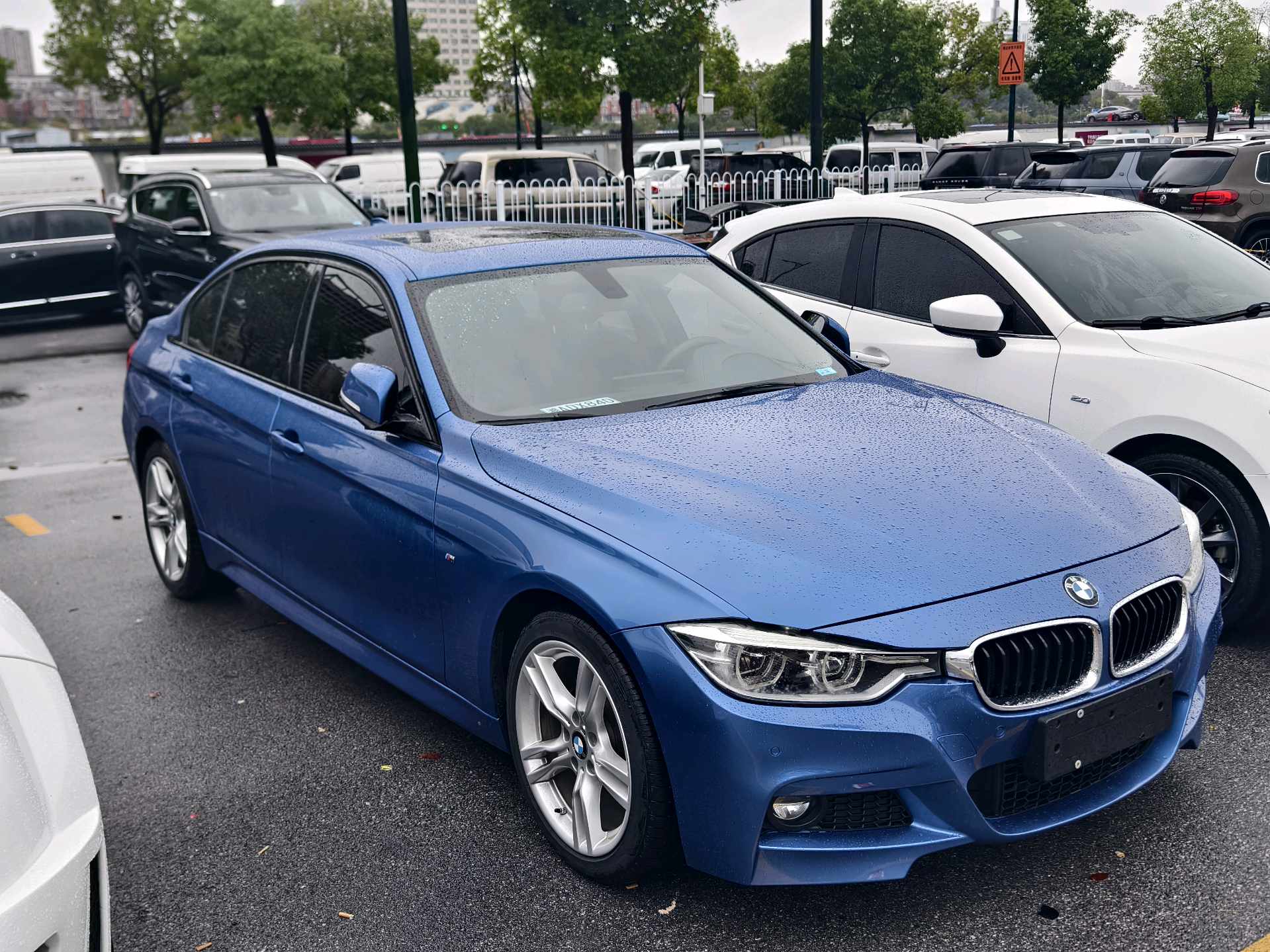 BMW 3 Series 2018 car image #2