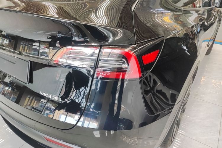Tesla Model Y 2023 #8 Tesla Model Y 2023 car image #8