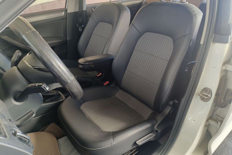 Volkswagen Santana 2017 car image #15