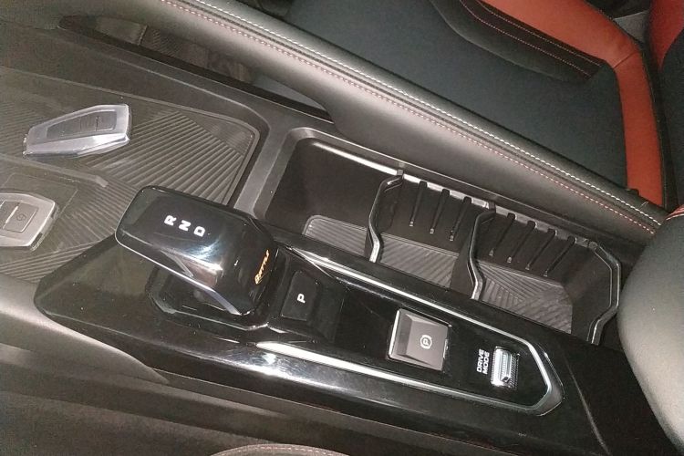 GEELY Coolray 2023 immagine di auto #18