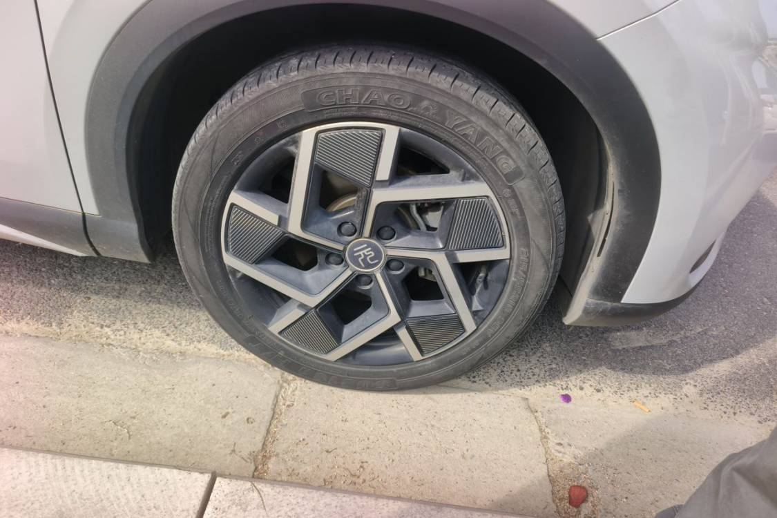 BYD Yuan Plus 2023 изображение автомобиля #10