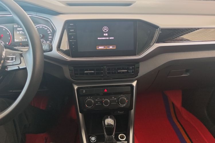 Volkswagen T-Cross 2021 #17 Volkswagen T-Cross 2021 car image #17