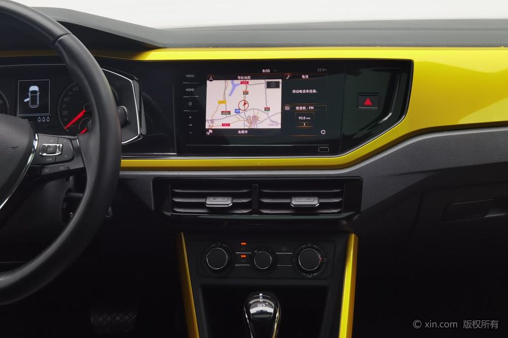 Volkswagen Polo 2020 car image #12