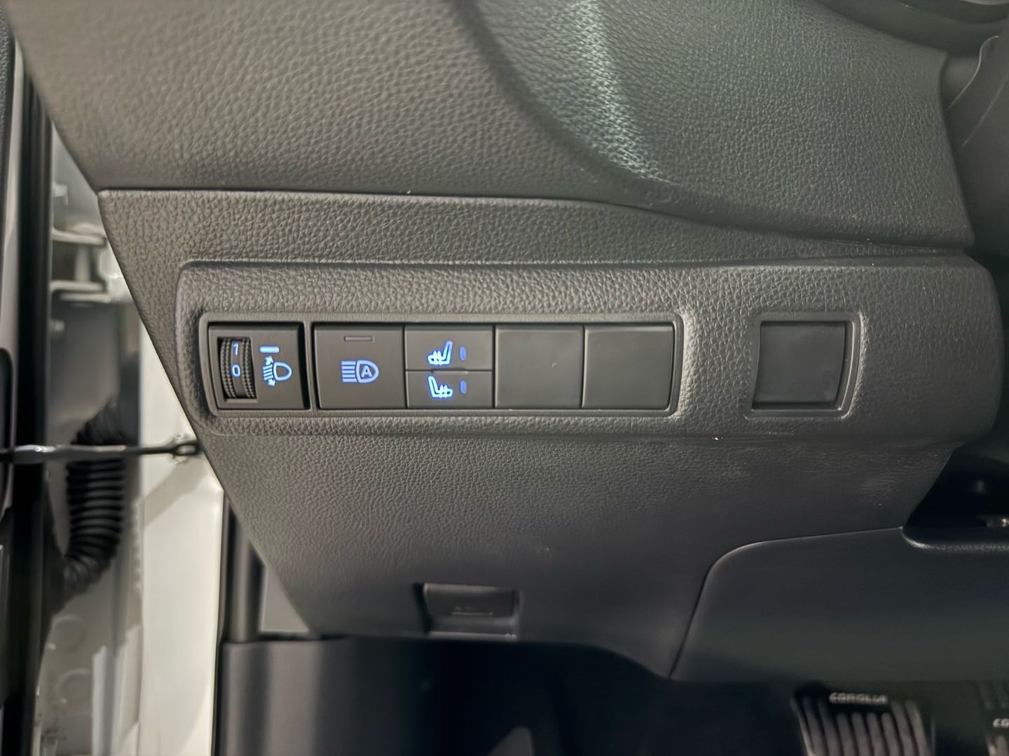 Toyota Corolla 2023 car image #19
