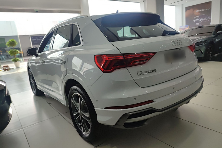 Audi Q3 2023 #7 Audi Q3 2023 car image #7
