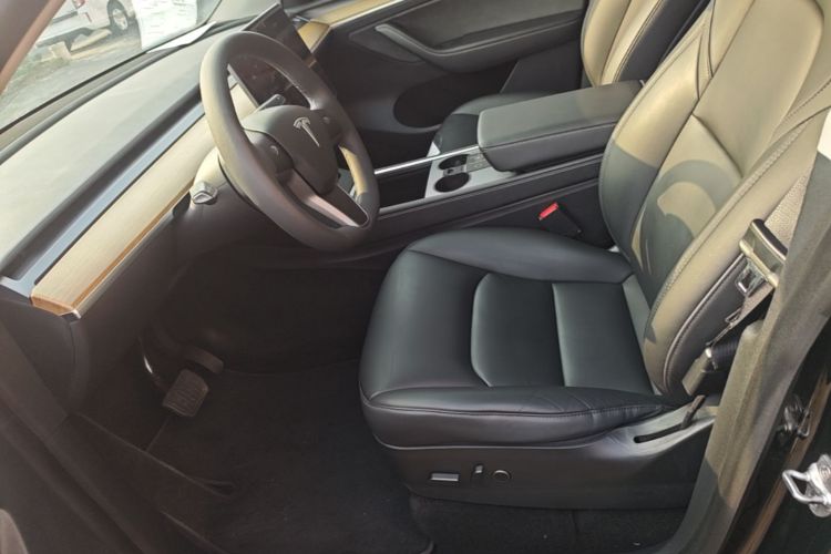Tesla Model Y 2021 #19 Tesla Model Y 2021 car image #19