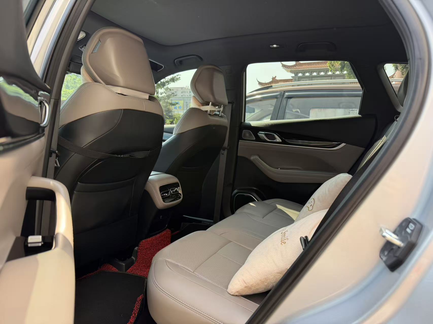 GEELY Boyue L 2025 image de voiture #2