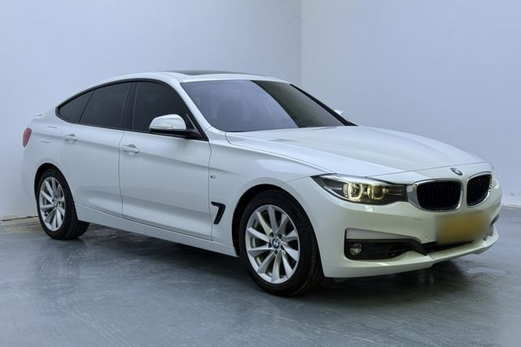 BMW 3 Series GT 2018 #4 BMW 3 Series GT 2018 car image #4