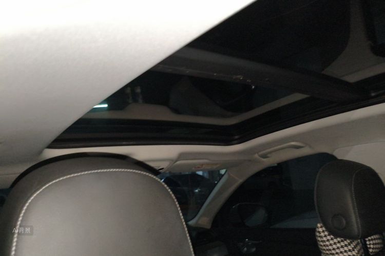 Audi Q3 2020 car image #20