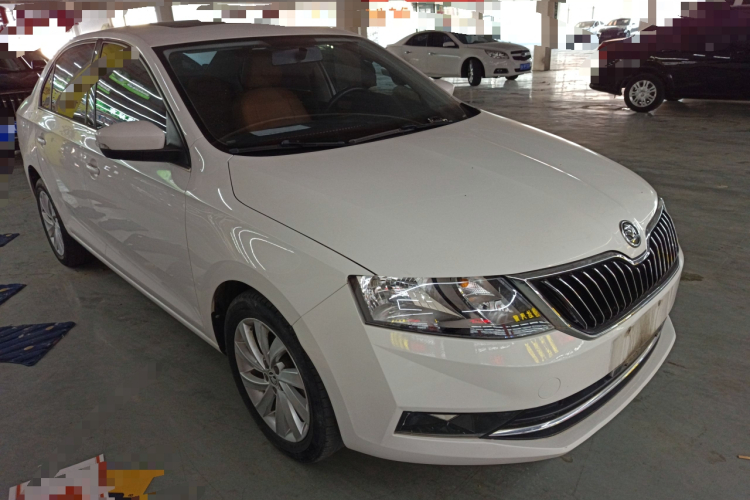 Skoda Rapid 2018 image de voiture #6