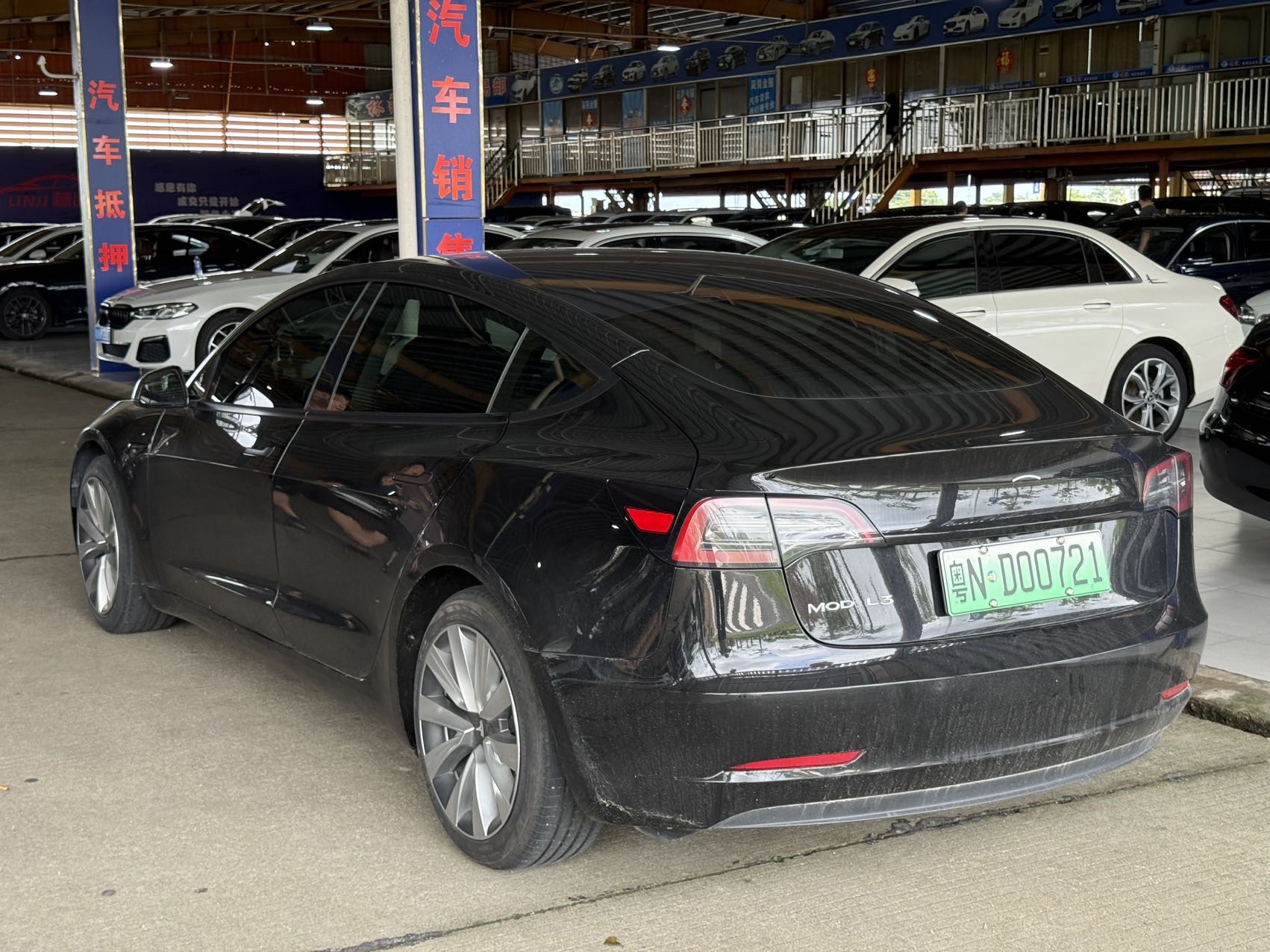 Tesla Model 3 2022 car image #9